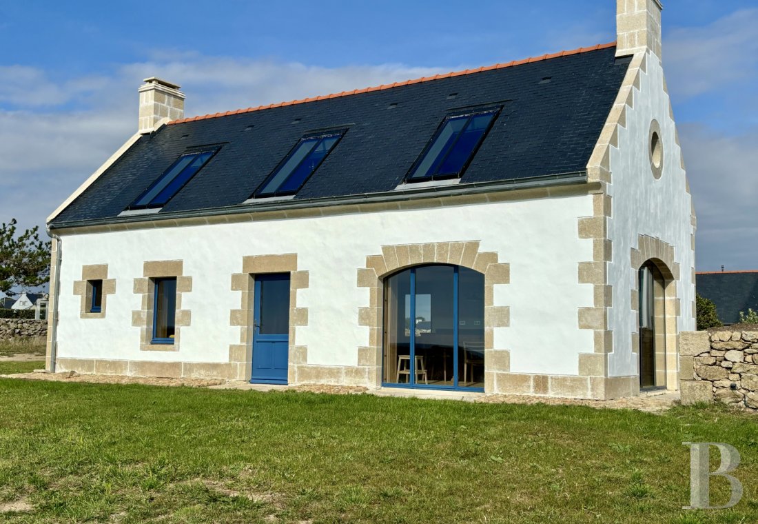 A former semaphore station overlooking the sea in Finistère, at the tip of Lervily - photo  n°24